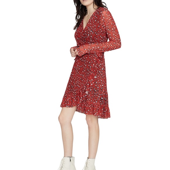 Ruffled red dress - Picture 3 of 3